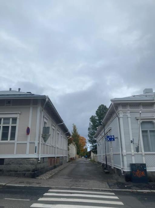 Mukava Saunallinen Kaksio Omalla Sisaeaenkaeynnillae Ja Ilmaisella Autopaikalla Kuopio Kültér fotó